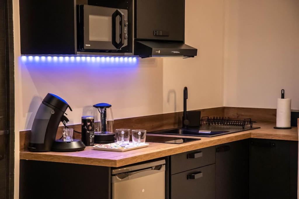 Blue Night - Jacuzzi - Bord De Seine Apartment Corbeil-Essonnes Exterior foto
