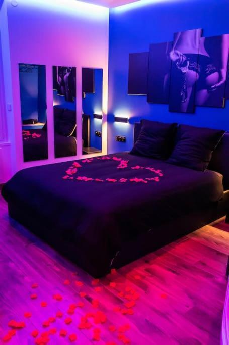 Blue Night - Jacuzzi - Bord De Seine Apartment Corbeil-Essonnes Exterior foto