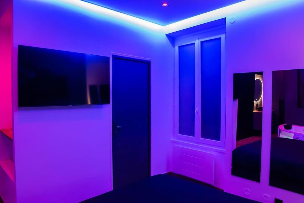 Blue Night - Jacuzzi - Bord De Seine Apartment Corbeil-Essonnes Exterior foto