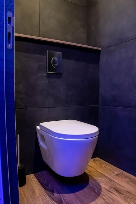 Blue Night - Jacuzzi - Bord De Seine Apartment Corbeil-Essonnes Exterior foto